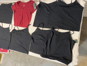 lot 343 image: Lot Of 8 - Mixed Size Small & Medium Shirts - In Condition As Shown