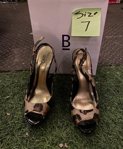 lot 357 image: B Bakers Size 7 Womens High Heels - In Style & Condition As Shown