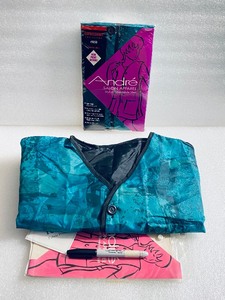 lot 413 image: Lot Of 2 - New Andres Salon Apparel Stylist Reversible Vest - As Shown
