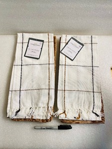 lot 449 image: Set Of 4 - New Threshold 100% Cotton Kitchen Towels, 18 x 28 Each - In Color & Style As Shown