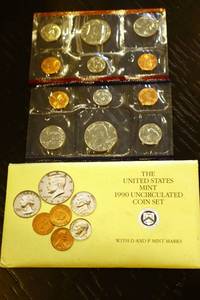 lot 75 image: 1990 Uncirculated Collector Coin Set - DP Mint
