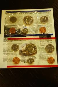 lot 76 image: 1989 Uncirculated Collector Coin Set - DP Mint