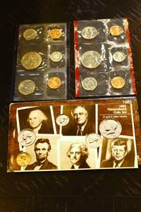 lot 78 image: 1985 Uncirculated Collector Coin Set - DP Mint