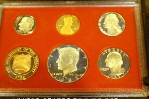 lot 83 image: 1982 US Mint Proof Set