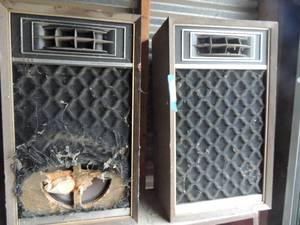 lot 72 image: Air suspension speakers    model WL  QTY 2