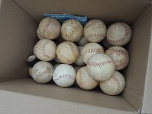 lot 80 image: 24 SOFTBALLS
