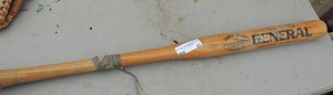 lot 81 image: Louisville slugger 125G General softball  WOOD