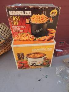 lot 34 image: Norelco Fast Fry and crock pot  in box