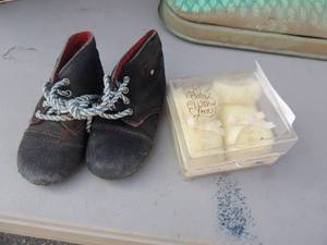 lot 113 image: Baby shoes