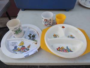 lot 118 image: Toddler Dishes Sesame street, Winnie the pooh, Raggedy ANN