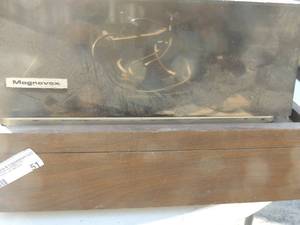 lot 51 image: MAGANAVOX MICROMATIC TURNTABLE - ENGLAND  CAOVER HAS A HOLE - VINTAGE