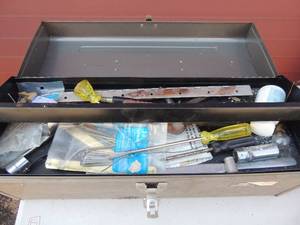 lot 200 image: Toolbox with contents