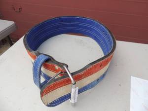 lot 207 image: Weight lifter belt