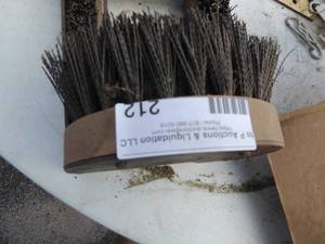 lot 212 image: Boot brush
