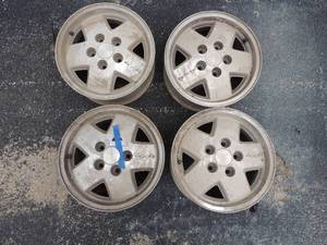 lot 267 image: Set of 4 Chevrolet 83-94 rims 4x4