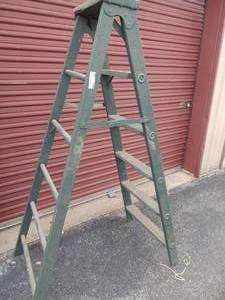 lot 265 image: 6 foot wooden ladder HEAVY