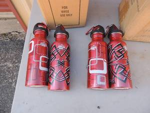 lot 235 image: NIB METAL WATER BOTTLES 625 ML - RED   QTY 4
