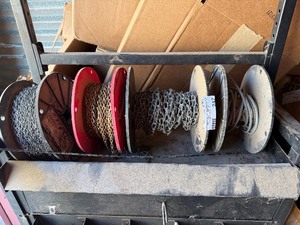 lot 247 image: Rolls of small chain x 3 plus cable