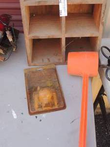 lot 284 image: 2 cup scoop and divider box