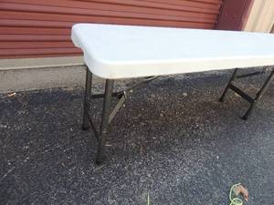 lot 313 image: NEW 6 foot folding bench