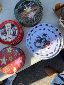 lot 387 image: Christmas burner covers and 3 metal tins