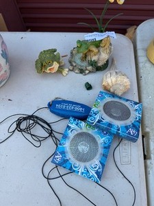 lot 390 image: frogs and small speakers