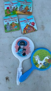 lot 397 image: Childrens hand mirror x  and 4 books