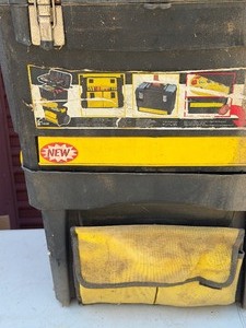 lot 401 image: Double stack tool box