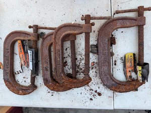 lot 452 image: C clamps rusty 6  x 3 plus  8