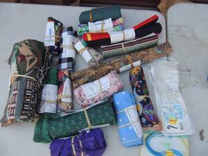 lot 383 image: Assorted fabric remnants