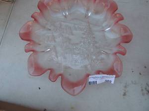 lot 389 image: Fluted pink and clear bowl