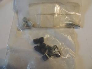 lot 423 image: screws