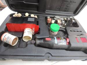 lot 450 image: Dremel tool in case