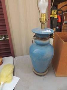 lot 495 image: Blue Ginger Jar