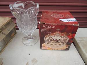 lot 511 image: Heavy crystal vase and candy dish in  box