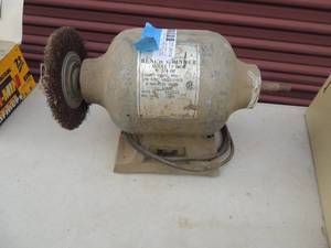 lot 514 image: SEARS bench grinder  model ty-106