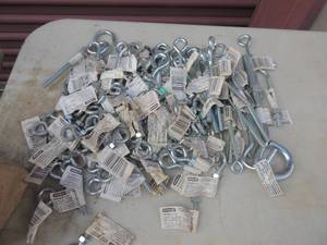 lot 539 image: Eye hooks assorted