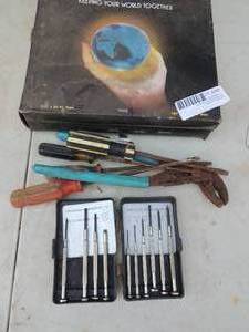 lot 566 image: Velcro tape, tools, & small screwdrivers