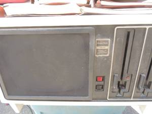 lot 5 image: RADIO SHACK  TRS-80 MODEL 12 MICRO COMPUTER, KEYBOARD & MANUELS