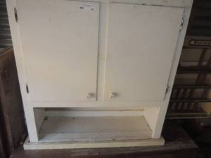 lot 22 image: WHITE CABINET 2 DOORS &  SHELVES