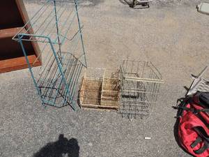 lot 582 image: Wire basket divided basket and shelf