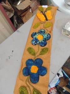 lot 603 image: Burlap wall hanging with flowers