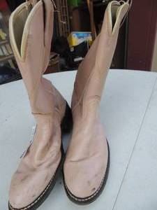 lot 618 image: Laredo pink boots size 4