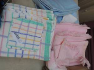 lot 621 image: Towel sets pink, blue, and multicolor