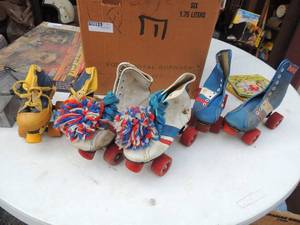 lot 627 image: roller skates 3 pair kids sizes UNK