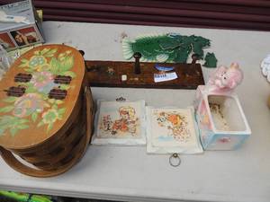 lot 632 image: Wood basketpurse fish, lamb baby plant holder