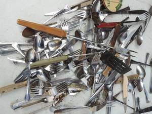 lot 634 image: Lot of flatwear