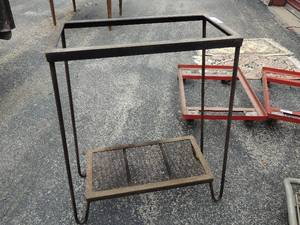 lot 685 image: Aquarium stand