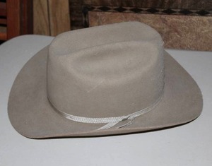 lot 7 image: vintage Resistol Self-Conforming hat 7 12