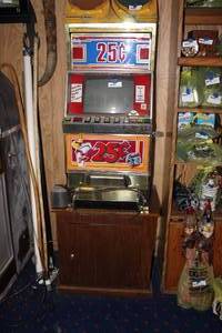 lot 10 image: vintage International Game Technology (IGT) video poker machine worked when posted see video ( I didnt know what i was playing lol)